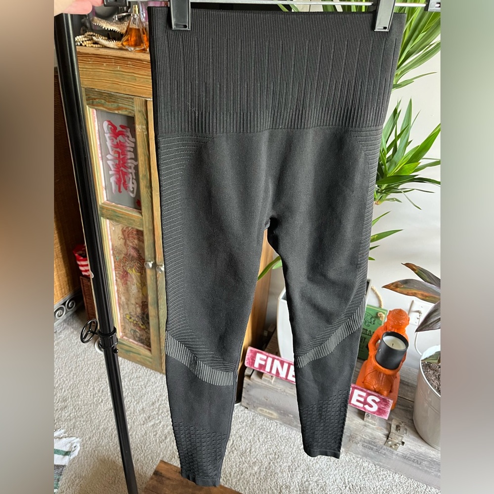 black leggings